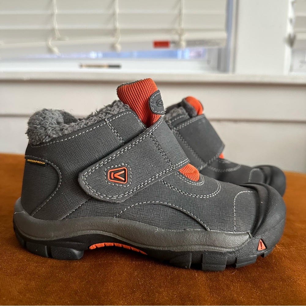 Like New Youth Keen Winter Boots Sz 1